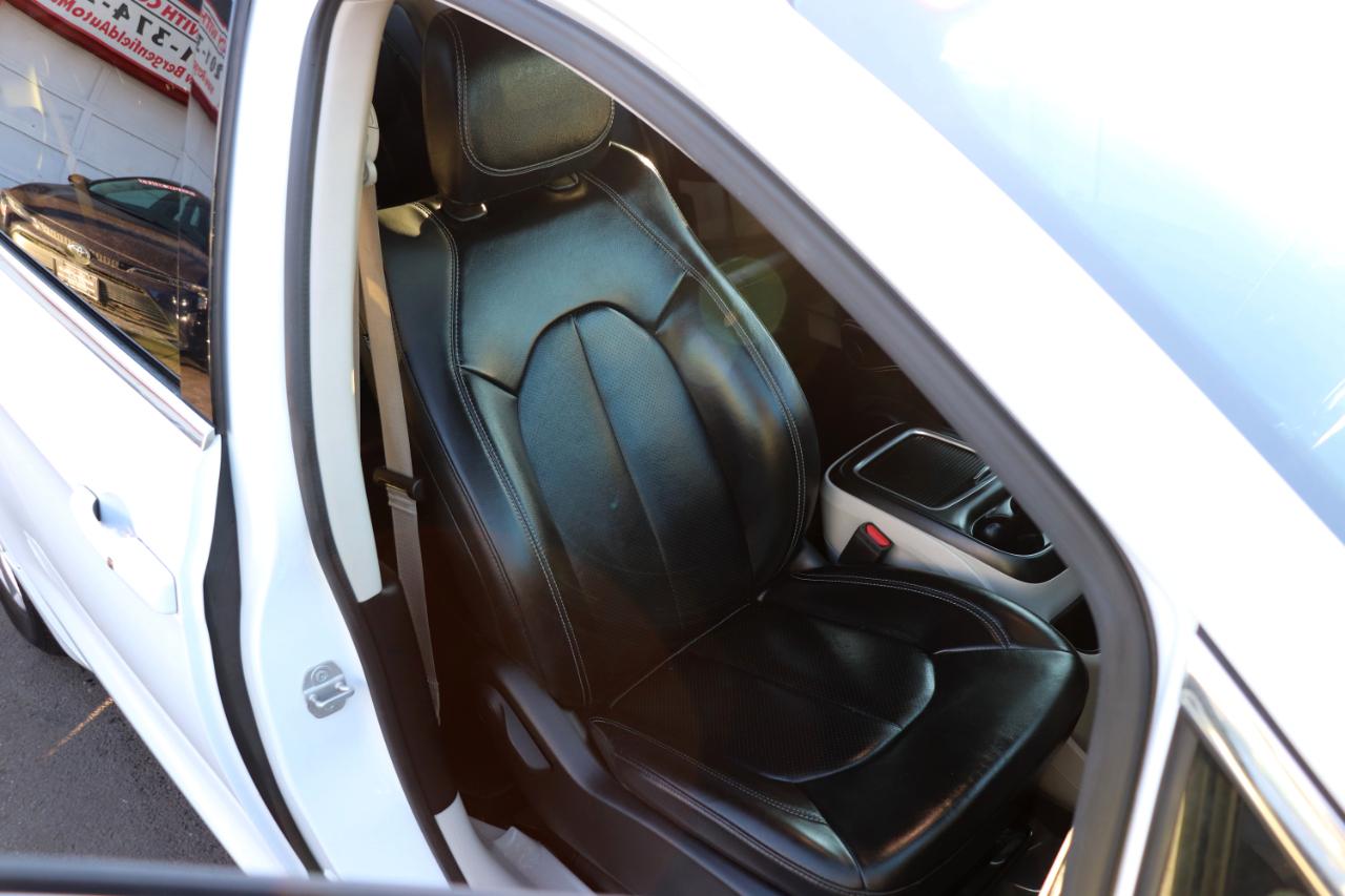 Chrysler Pacifica Touring L FWD 2022