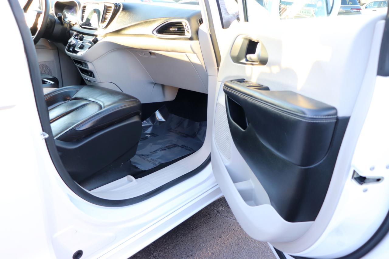 Chrysler Pacifica Touring L FWD 2022