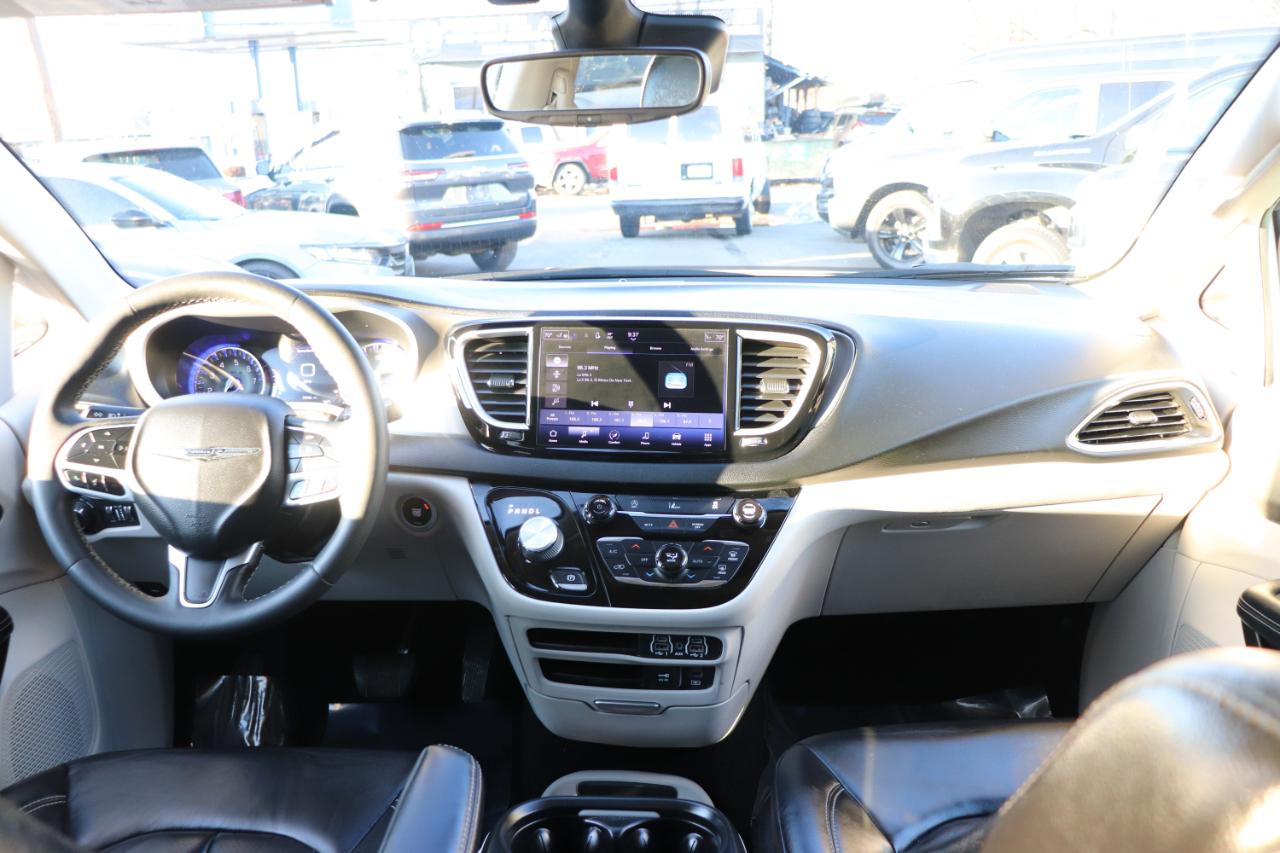 Chrysler Pacifica Touring L FWD 2022