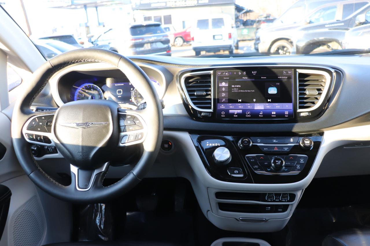 Chrysler Pacifica Touring L FWD 2022