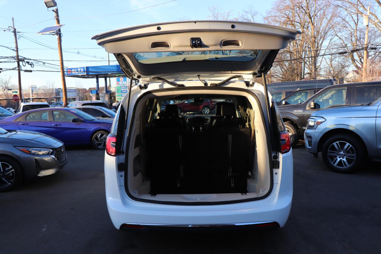 Chrysler Pacifica Touring L FWD 2022