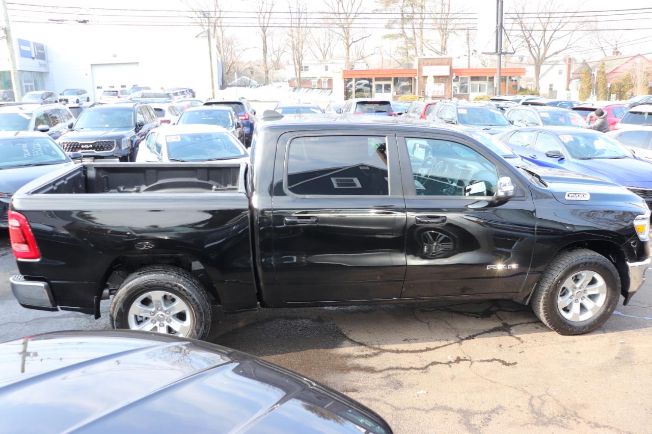 RAM 1500 Laramie 4x4 Crew Cab 5'7" Box 2024