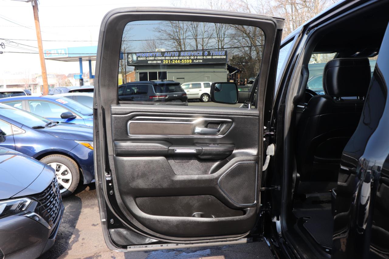 RAM 1500 Laramie 4x4 Crew Cab 5'7" Box 2024