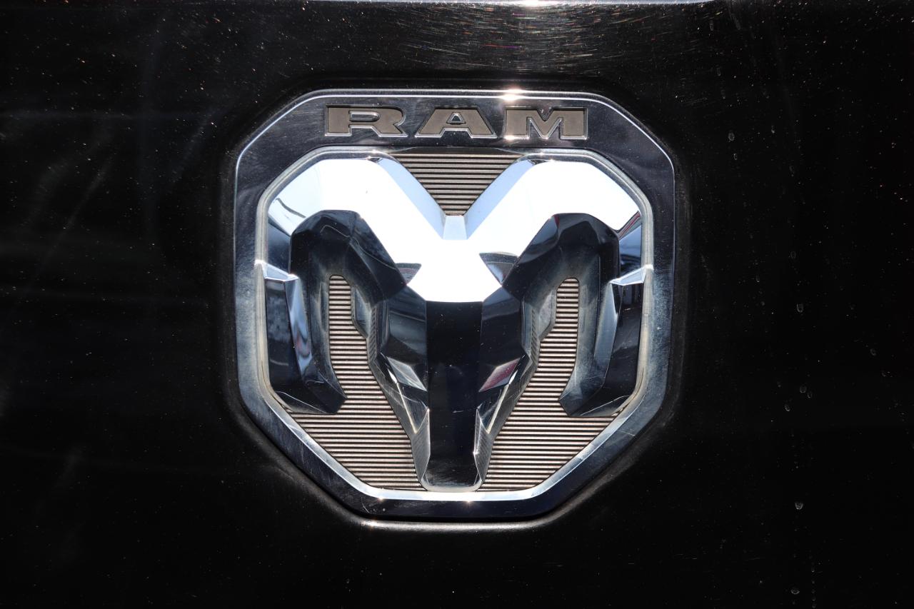 RAM 1500 Laramie 4x4 Crew Cab 5'7" Box 2024