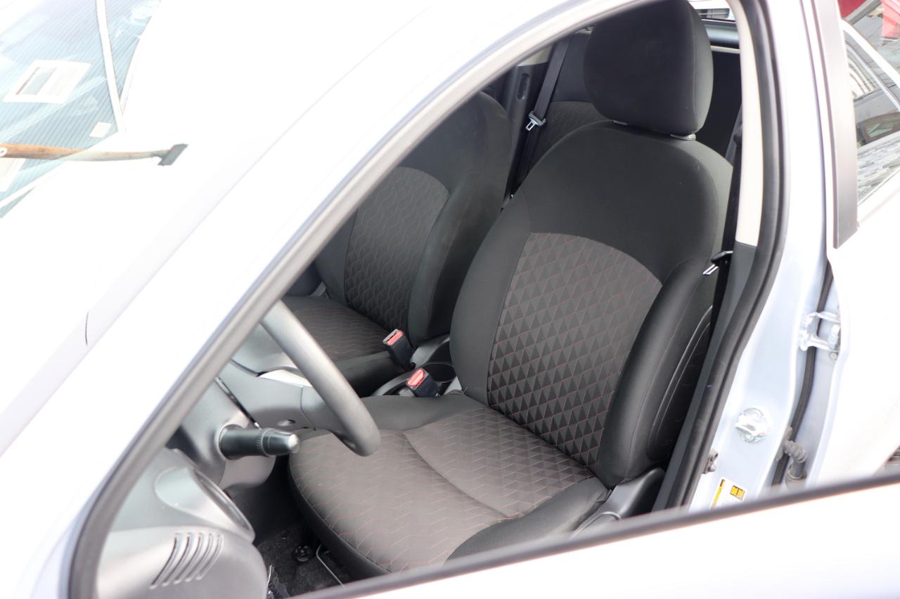 Mitsubishi Mirage ES CVT 2024