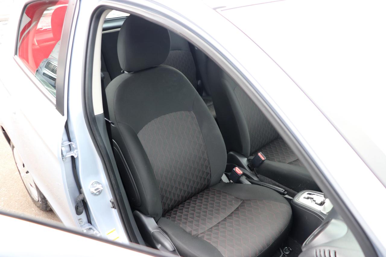 Mitsubishi Mirage ES CVT 2024