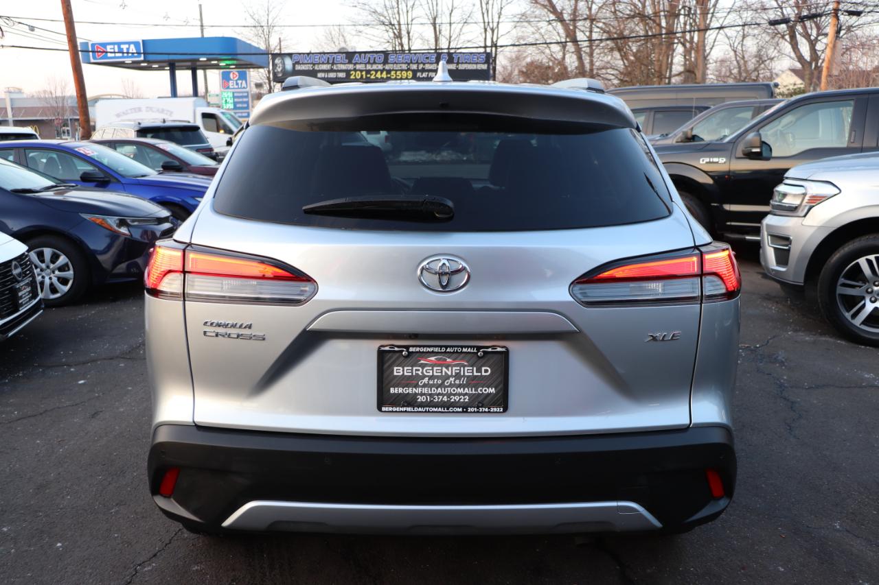 Toyota Corolla Cross XLE 2WD (Natl) 2023