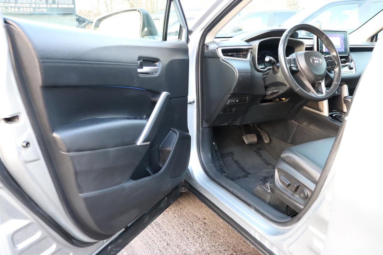 Toyota Corolla Cross XLE 2WD (Natl) 2023