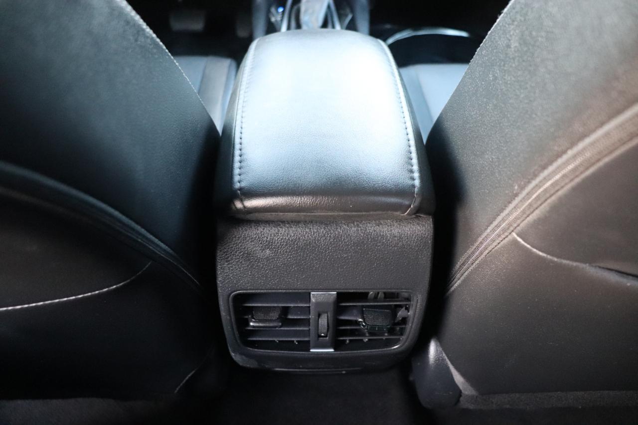 Toyota Corolla Cross XLE 2WD (Natl) 2023