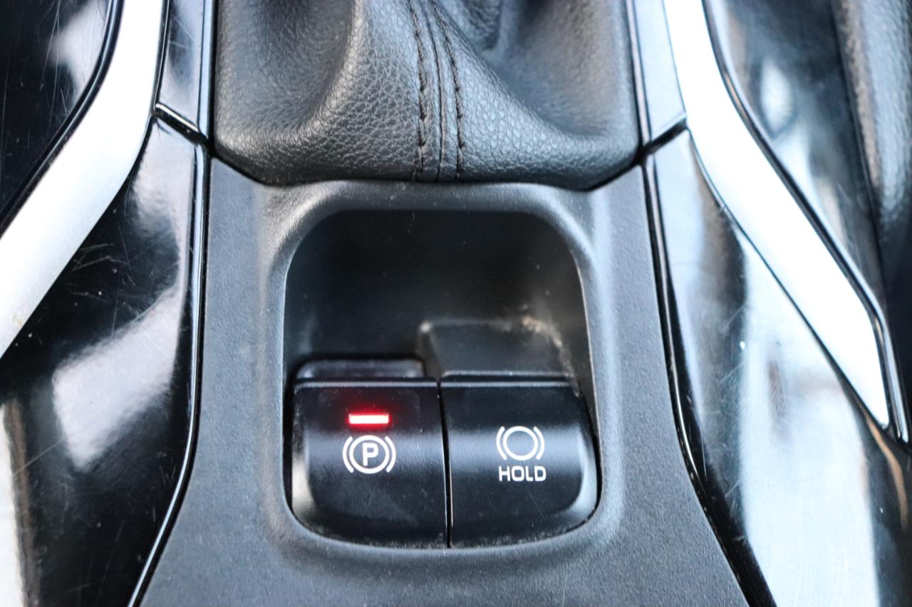 Toyota Corolla Cross XLE 2WD (Natl) 2023