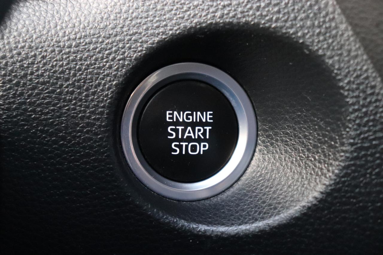 Toyota Corolla Cross XLE 2WD (Natl) 2023