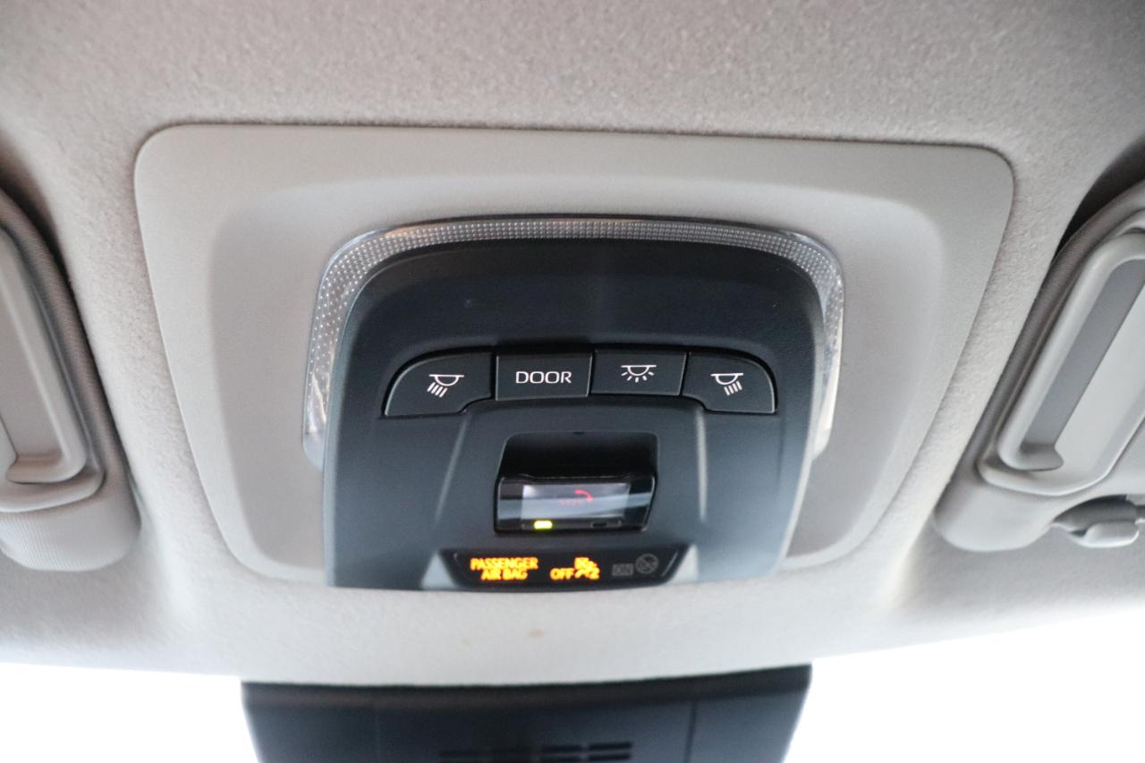 Toyota Corolla Cross XLE 2WD (Natl) 2023