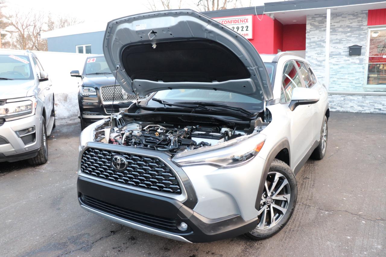 Toyota Corolla Cross XLE 2WD (Natl) 2023