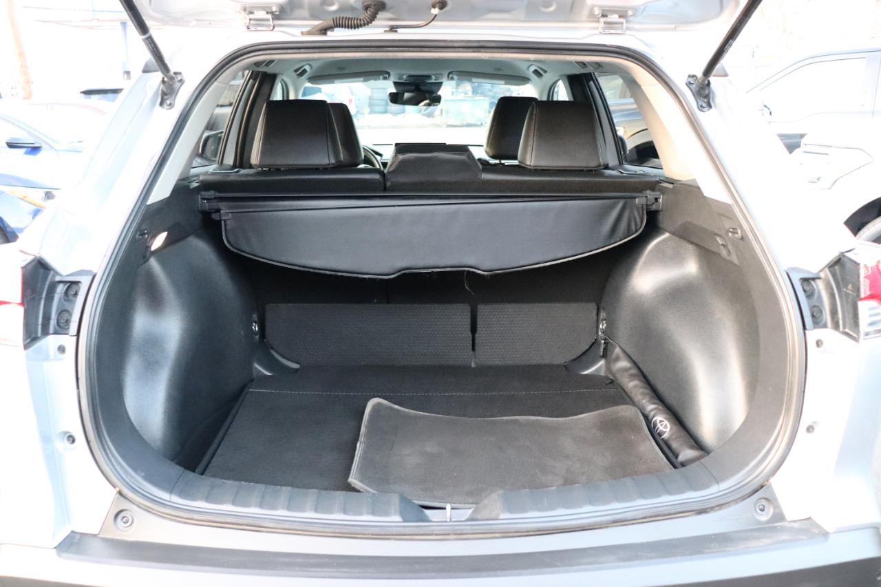 Toyota Corolla Cross XLE 2WD (Natl) 2023