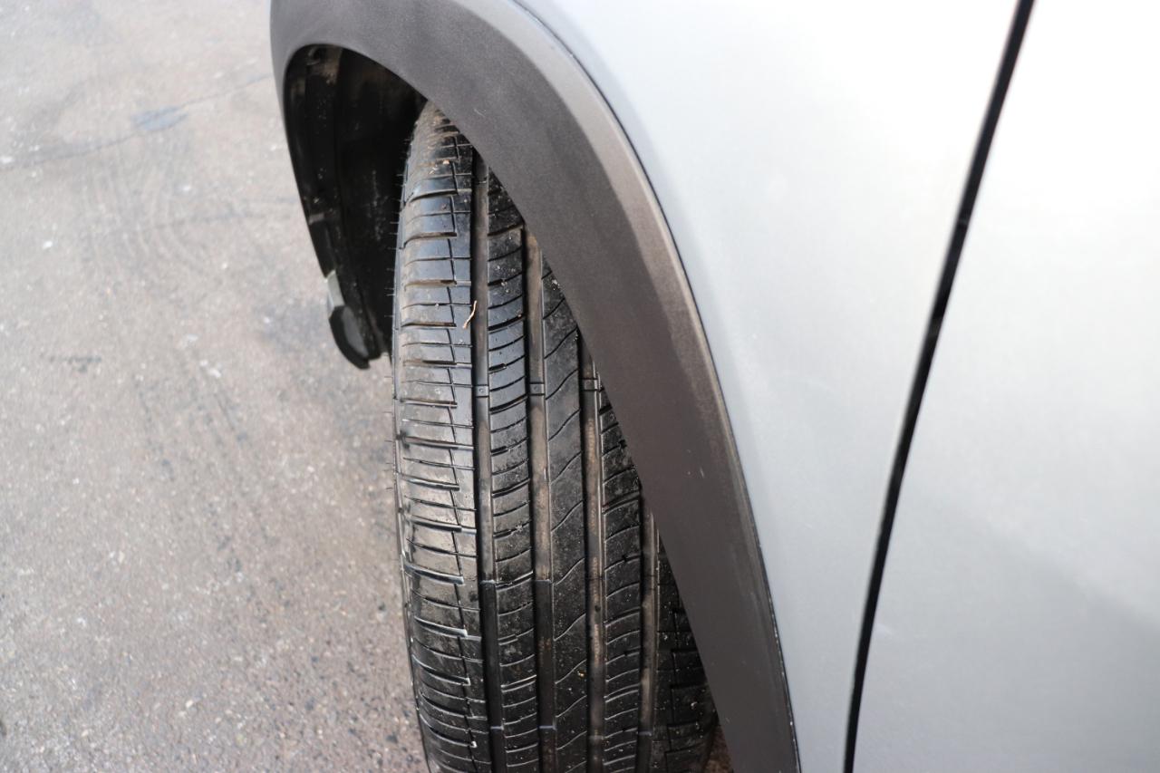 Toyota Corolla Cross XLE 2WD (Natl) 2023