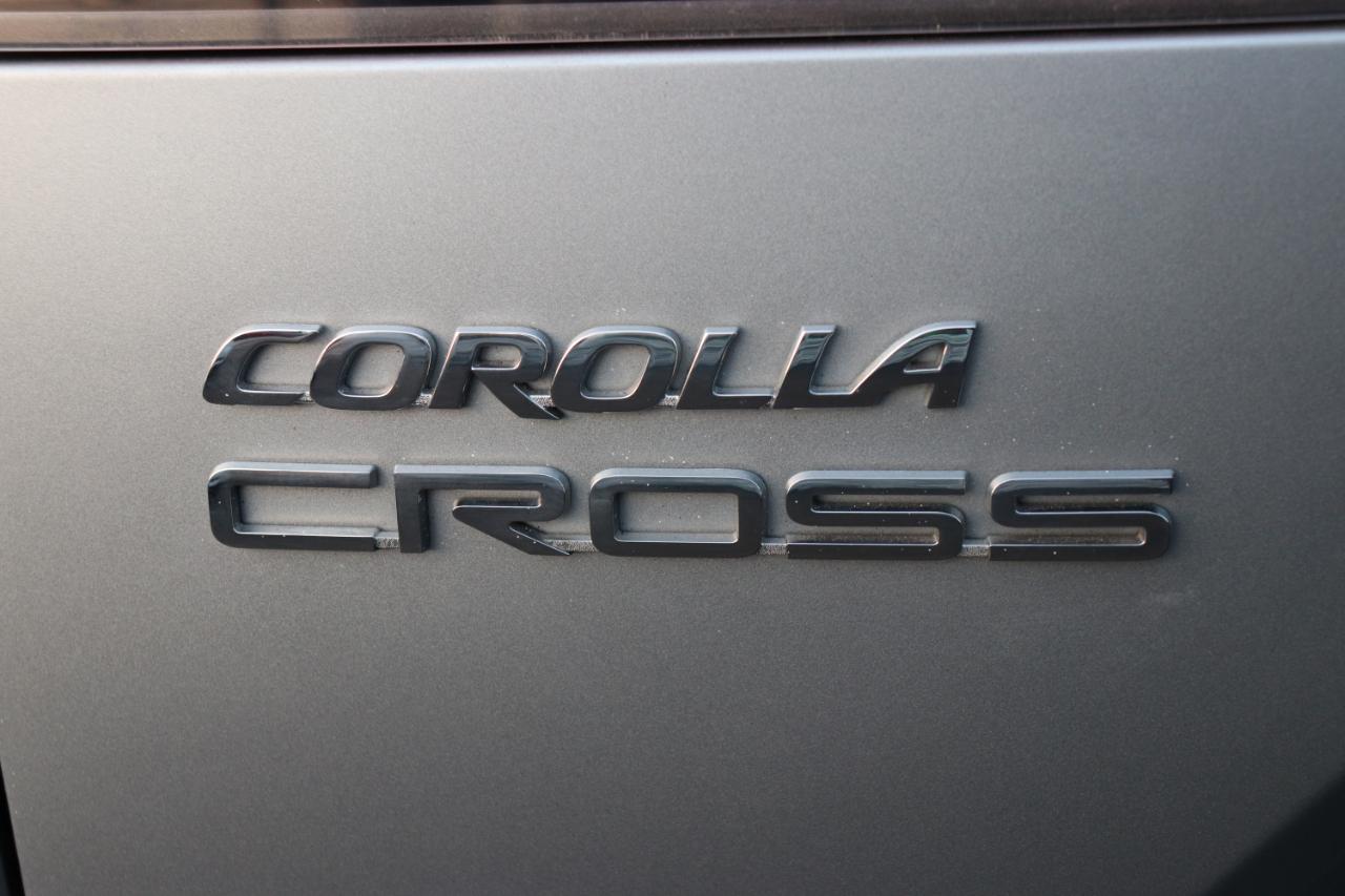 Toyota Corolla Cross XLE 2WD (Natl) 2023