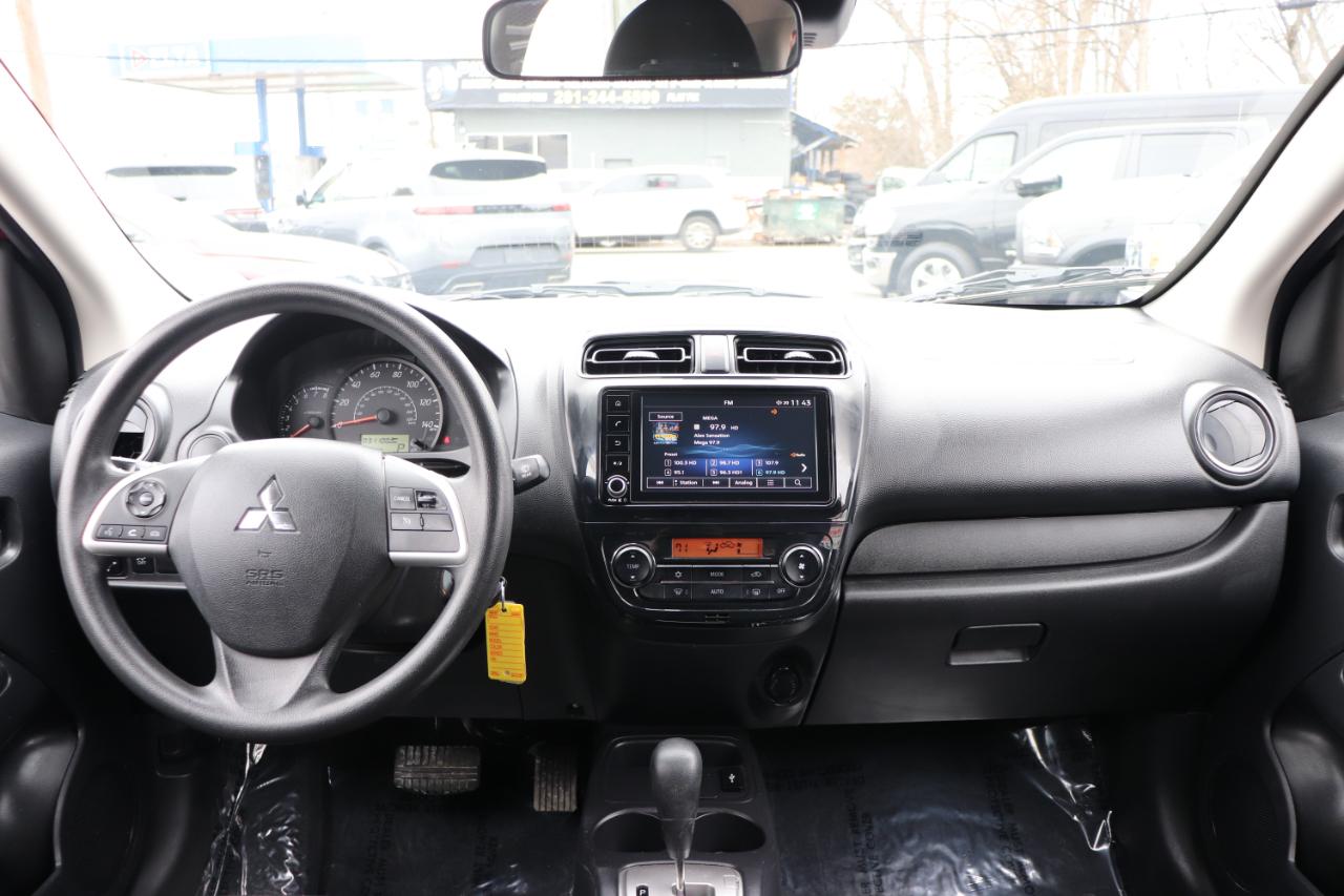 Mitsubishi Mirage ES CVT 2024