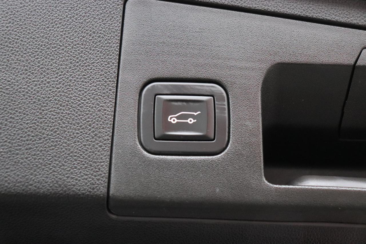 Cadillac XT4 FWD 4dr Premium Luxury 2025