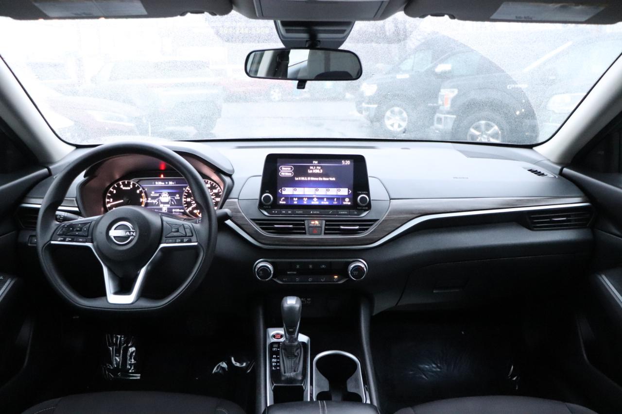 Nissan Altima 2.5 SV Sedan 2024