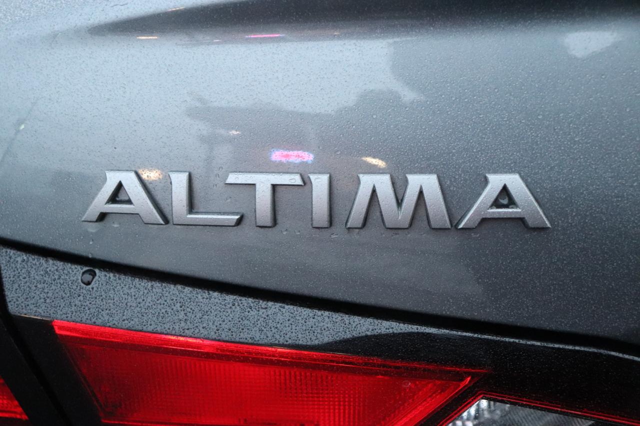 Nissan Altima 2.5 SV Sedan 2024