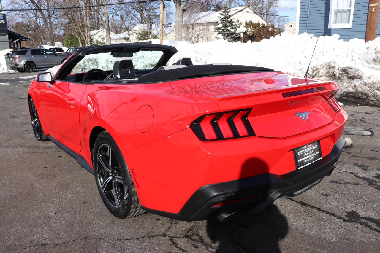 Ford Mustang EcoBoost Convertible 2024