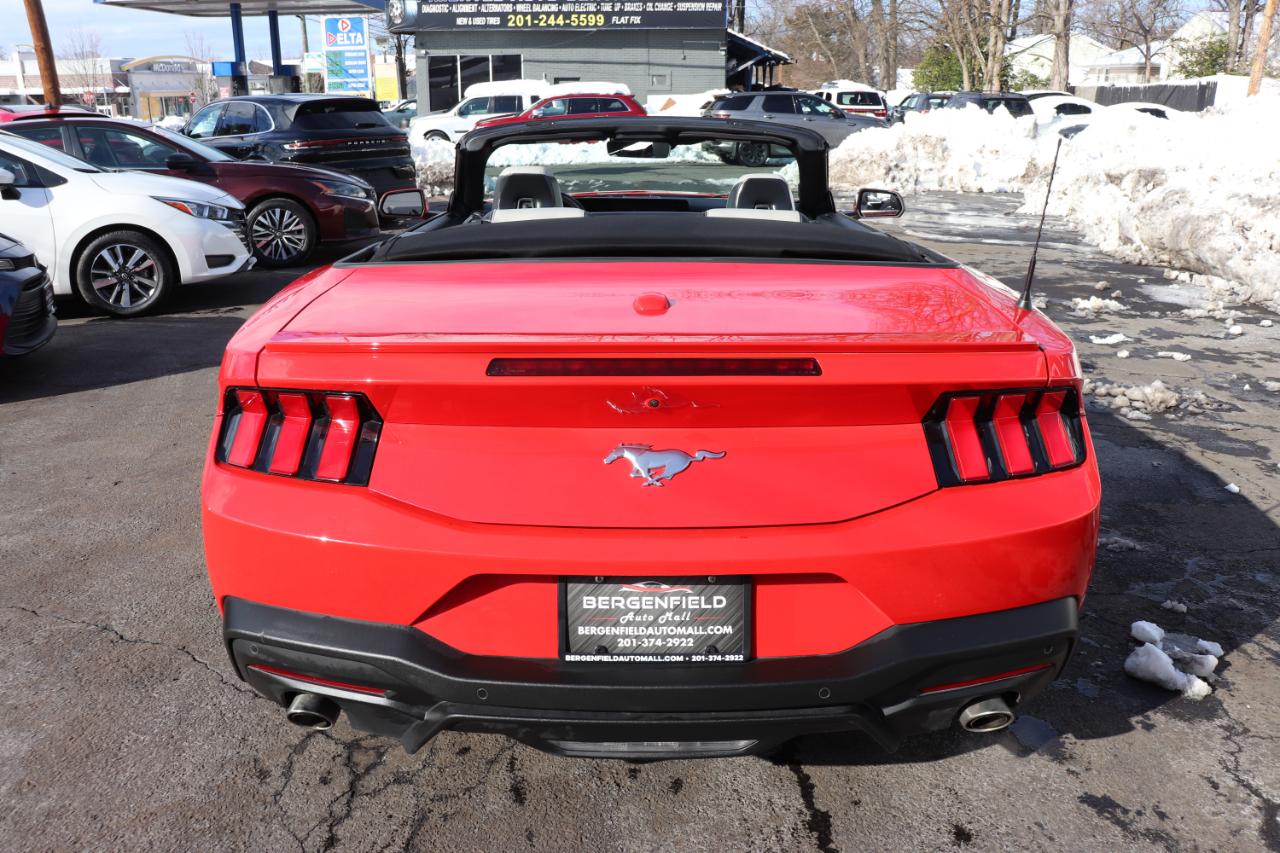 Ford Mustang EcoBoost Convertible 2024