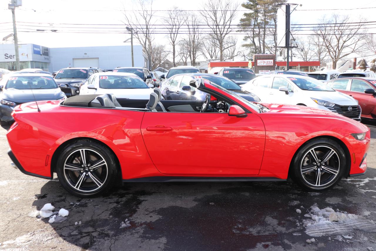 Ford Mustang EcoBoost Convertible 2024