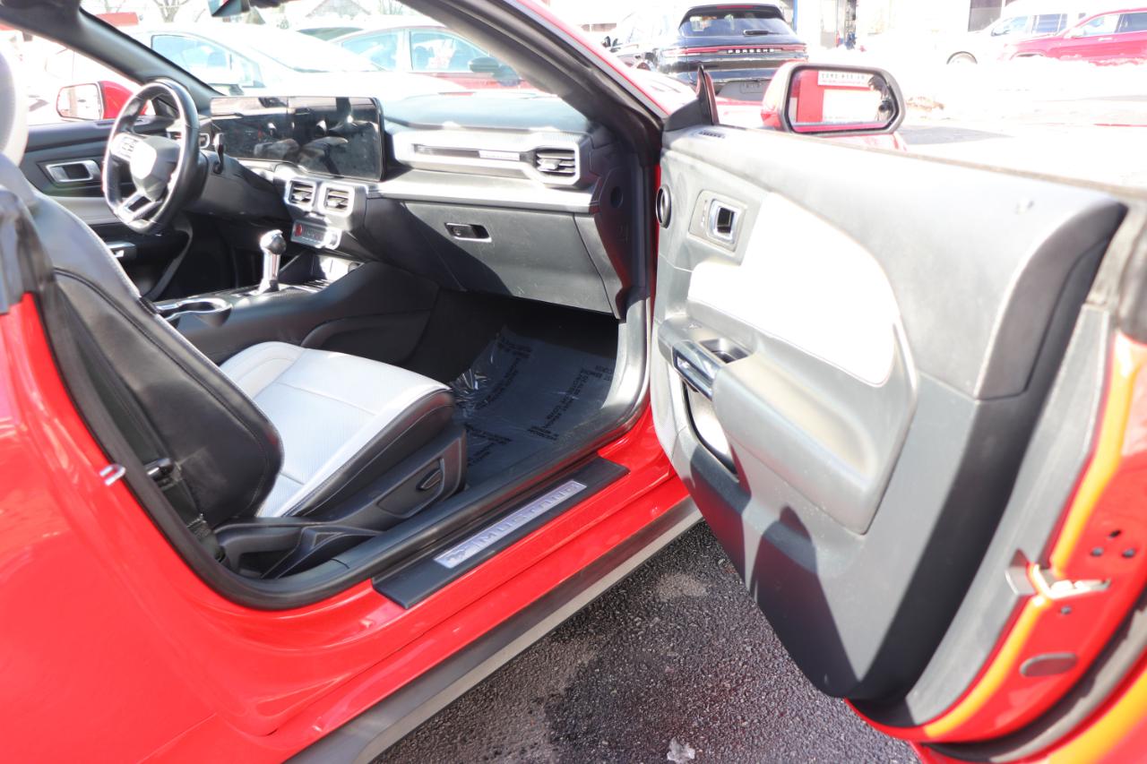 Ford Mustang EcoBoost Convertible 2024