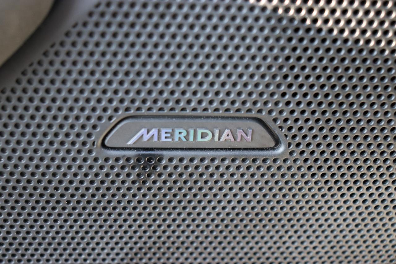 Land Rover Range Rover Velar P250 Dynamic SE 2025