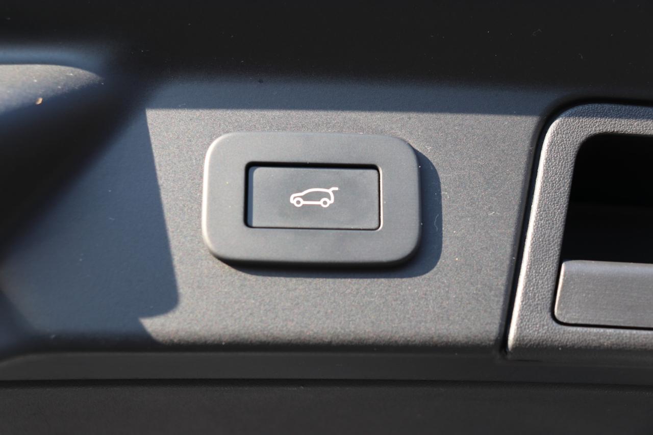 Land Rover Range Rover Velar P250 Dynamic SE 2025