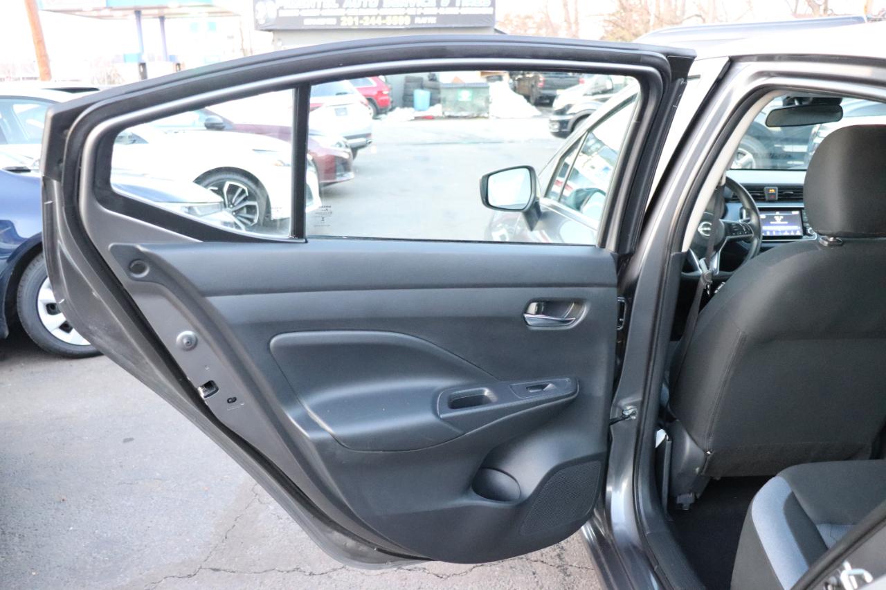 Nissan Versa SV CVT 2024