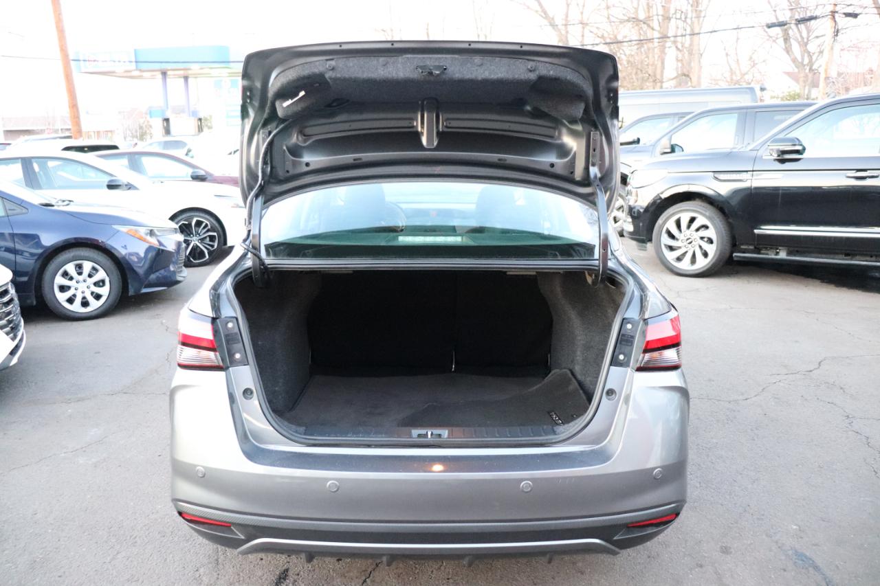 Nissan Versa SV CVT 2024