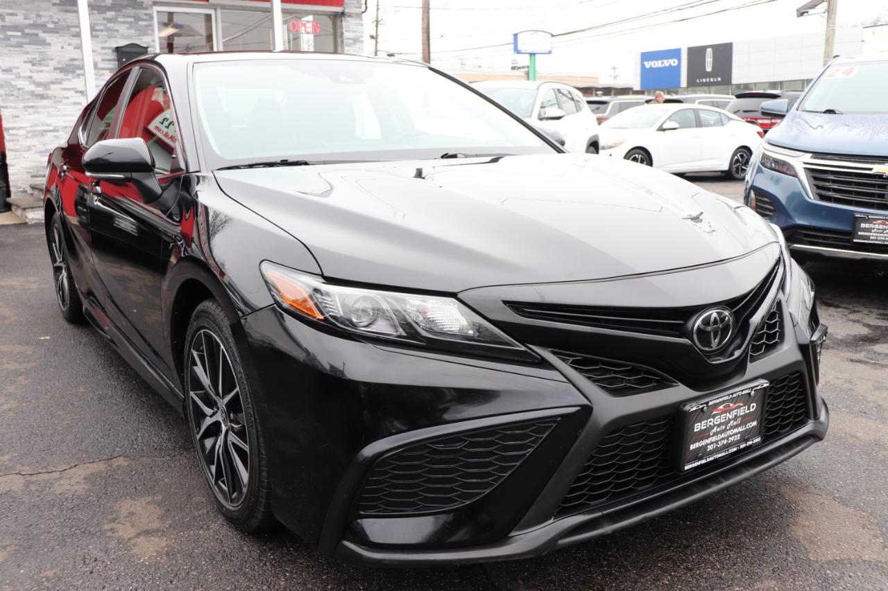 Toyota Camry SE Auto (Natl) 2024