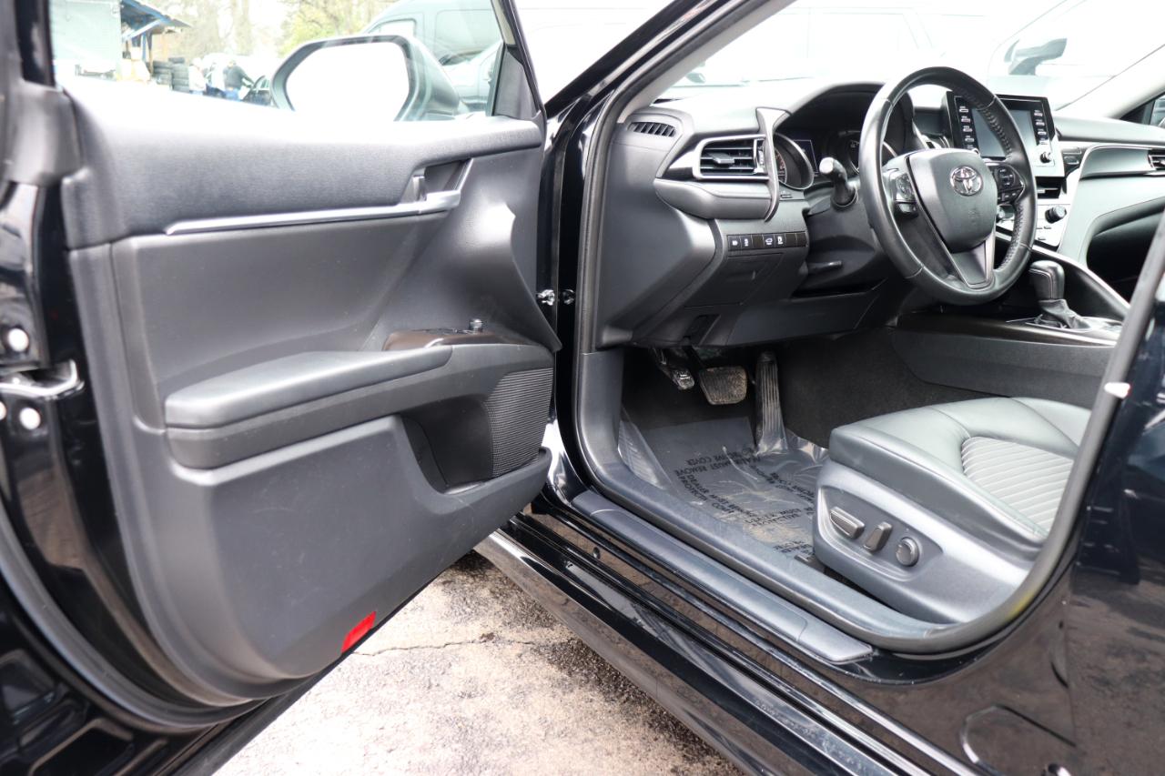 Toyota Camry SE Auto (Natl) 2024