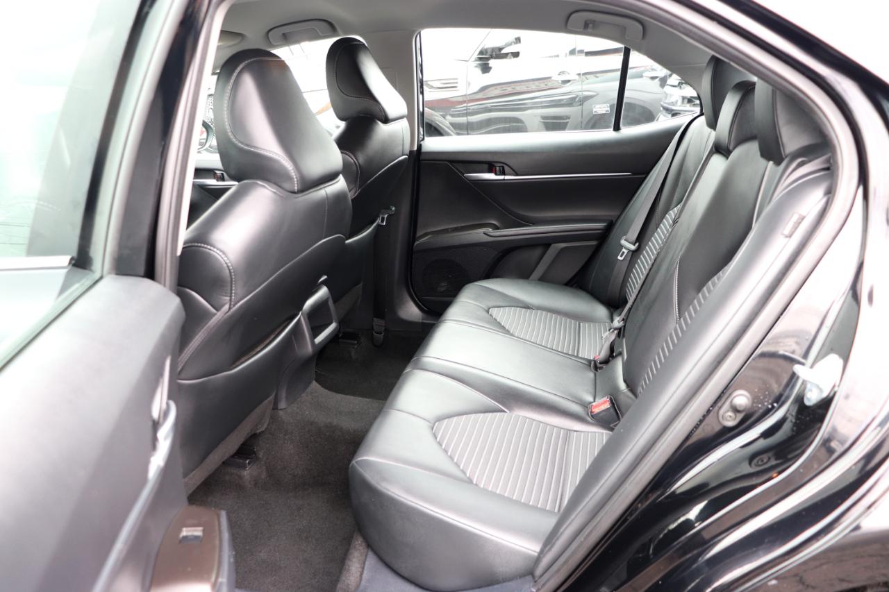 Toyota Camry SE Auto (Natl) 2024