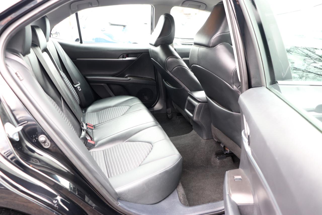 Toyota Camry SE Auto (Natl) 2024