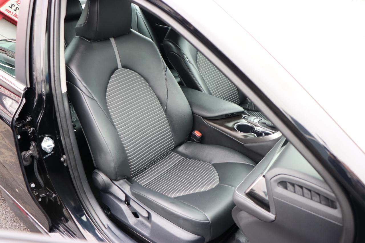 Toyota Camry SE Auto (Natl) 2024