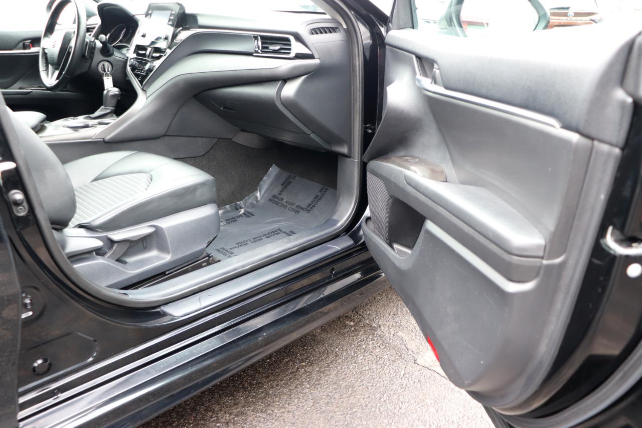 Toyota Camry SE Auto (Natl) 2024