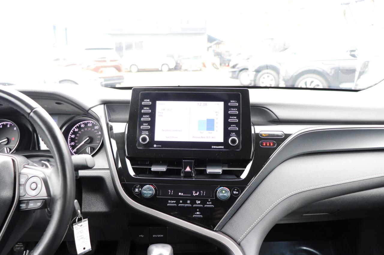 Toyota Camry SE Auto (Natl) 2024