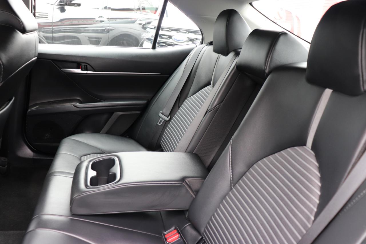 Toyota Camry SE Auto (Natl) 2024