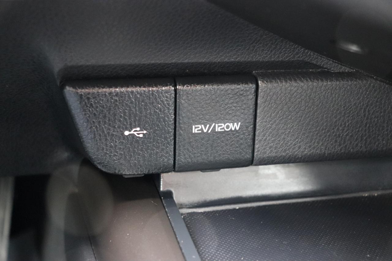 Toyota Camry SE Auto (Natl) 2024