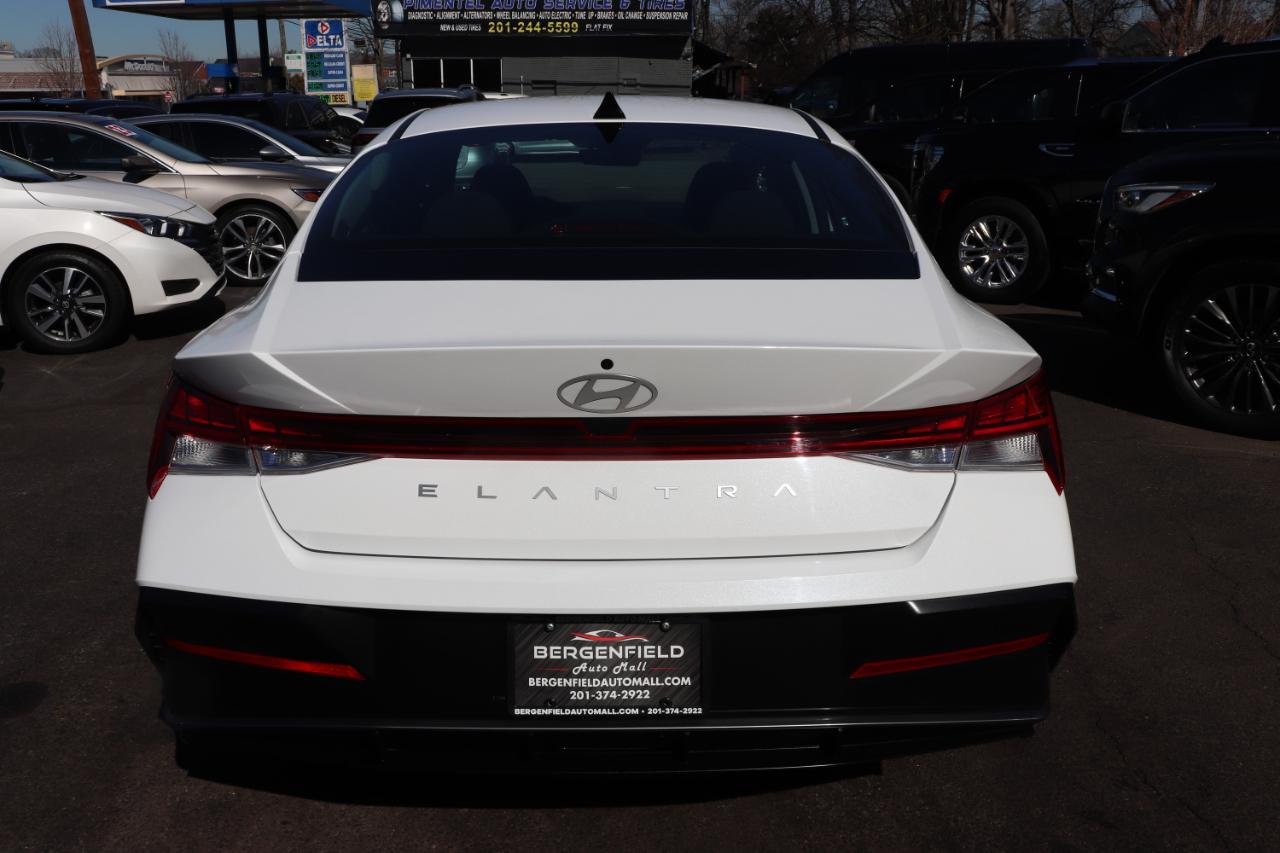 Hyundai Elantra SEL Convenience IVT 2025