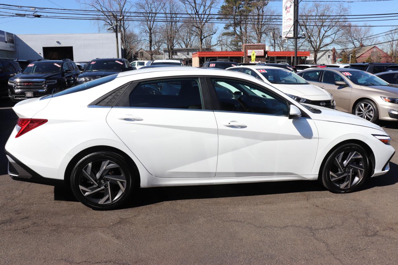 Hyundai Elantra SEL Convenience IVT 2025