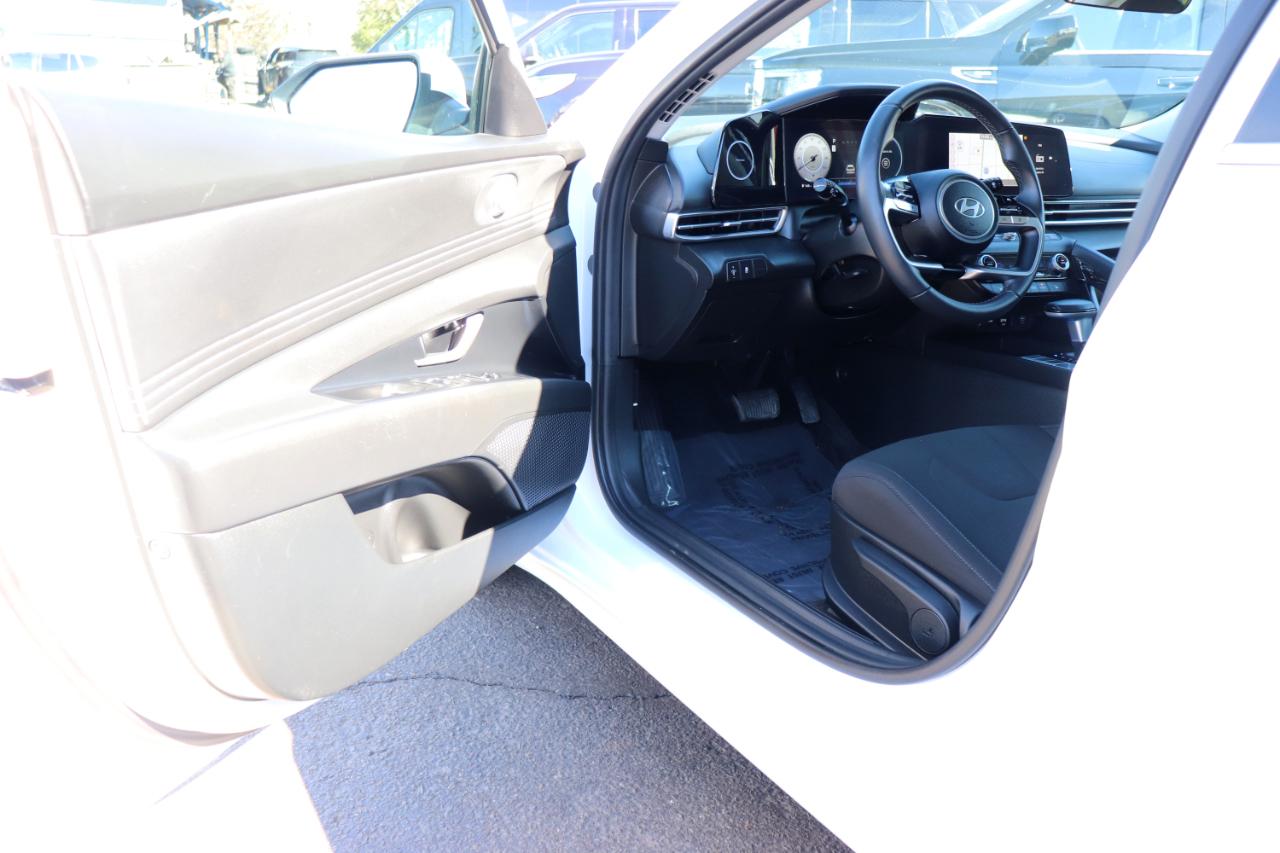 Hyundai Elantra SEL Convenience IVT 2025