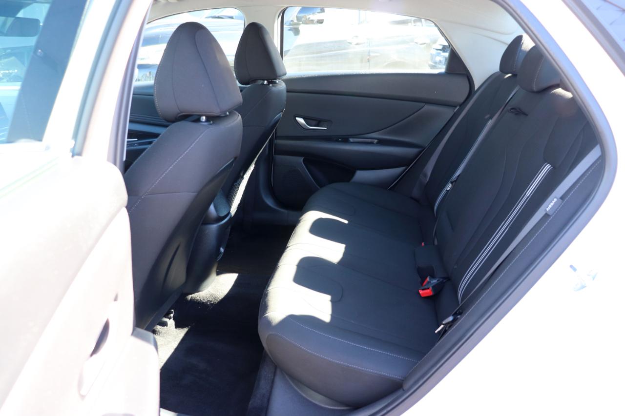 Hyundai Elantra SEL Convenience IVT 2025