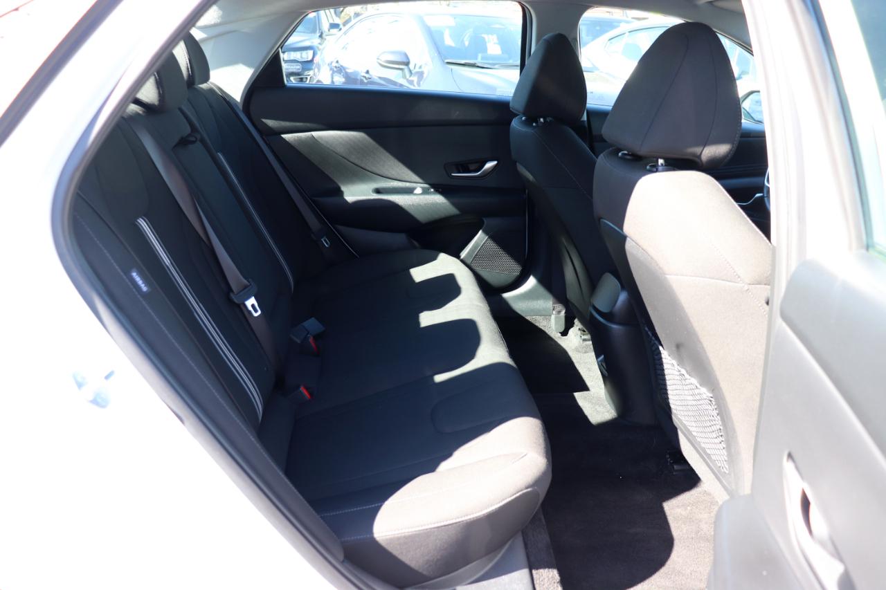 Hyundai Elantra SEL Convenience IVT 2025