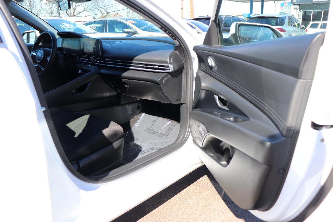 Hyundai Elantra SEL Convenience IVT 2025