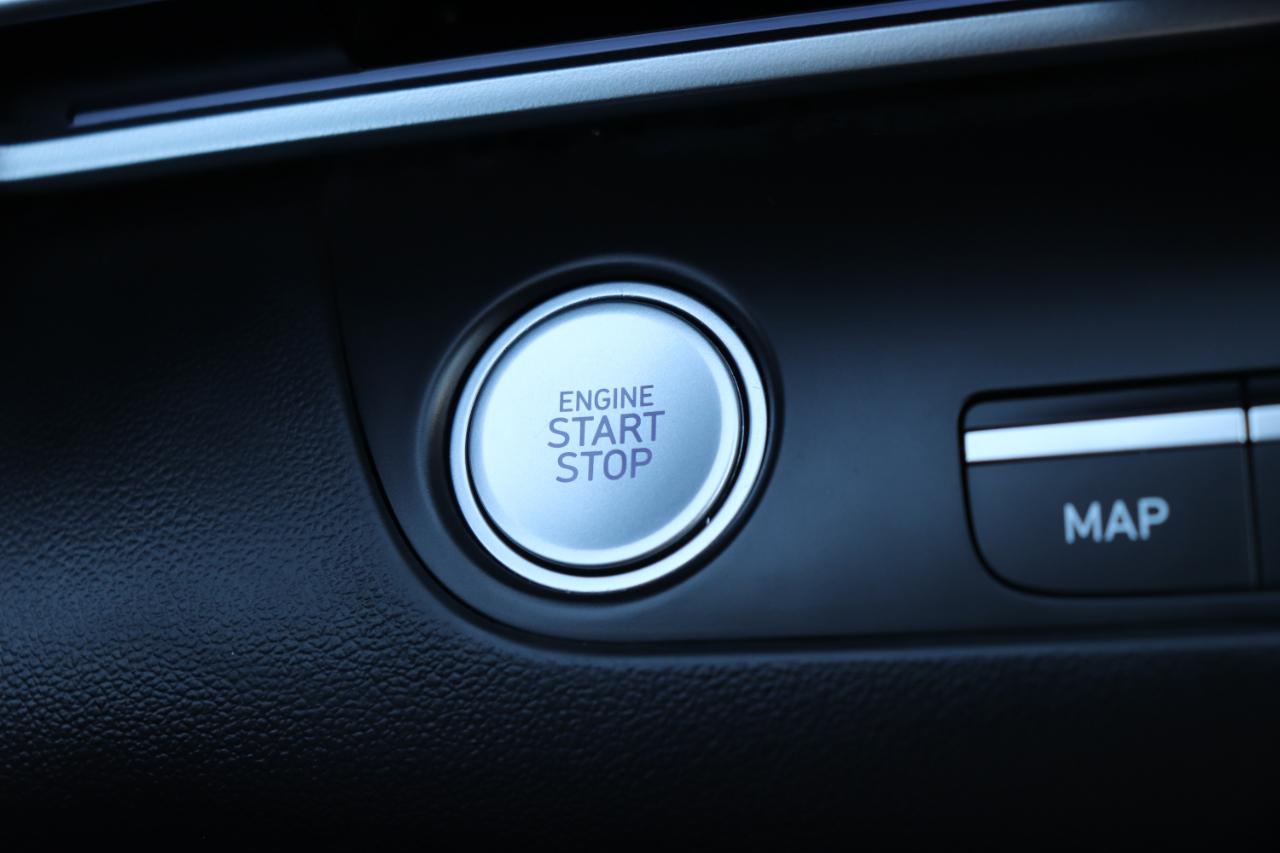 Hyundai Elantra SEL Convenience IVT 2025