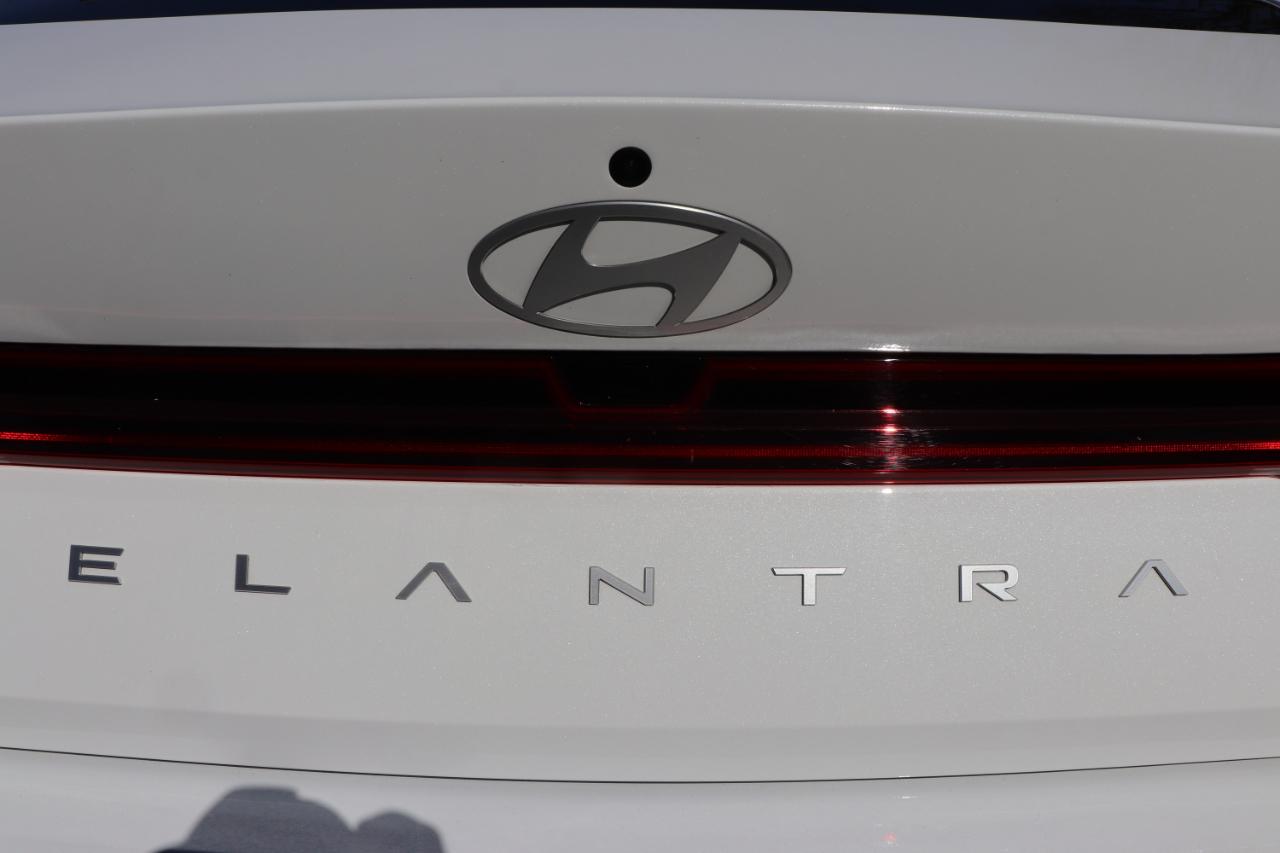 Hyundai Elantra SEL Convenience IVT 2025