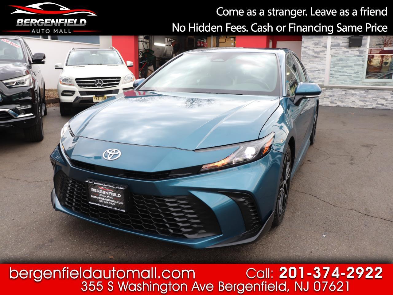 2025 Toyota Camry SE (Natl)